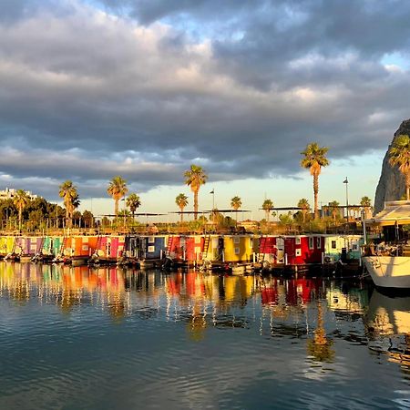 Hotel Boat Haus - Casas Flotantes Frente A Gibraltar La Línea de la Concepción Exteriér fotografie