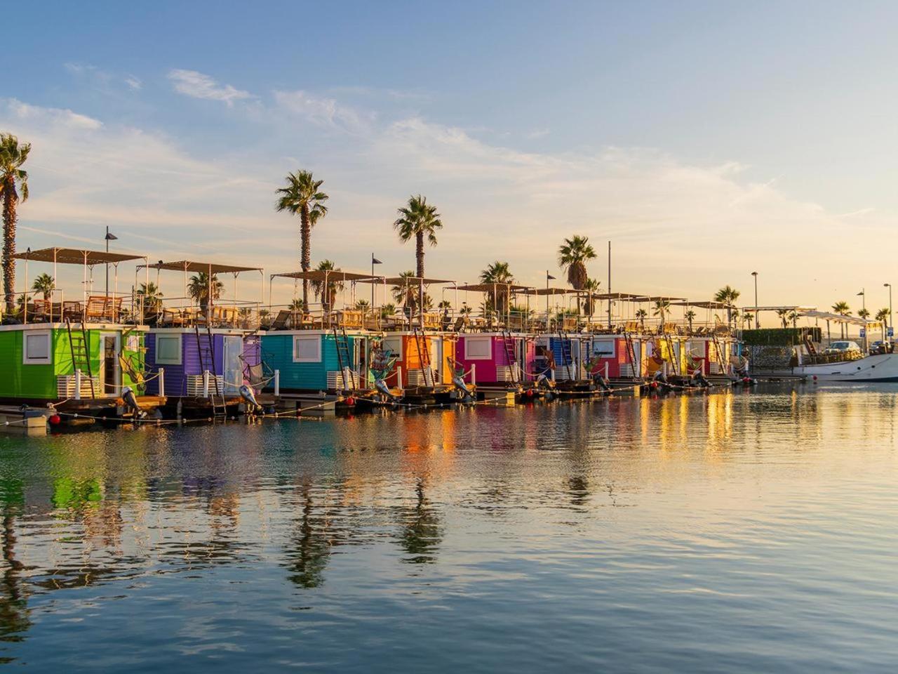 Hotel Boat Haus - Casas Flotantes Frente A Gibraltar La Línea de la Concepción Exteriér fotografie